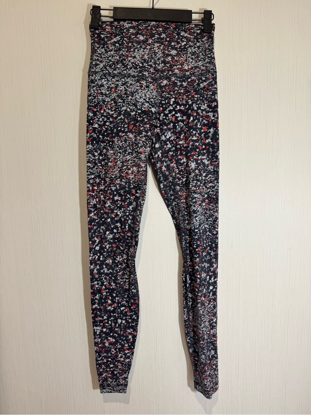 LULULEMON LEGGINGS. Size 4. Grey, Black, Red, White. 29.5” inseam. No flaws.